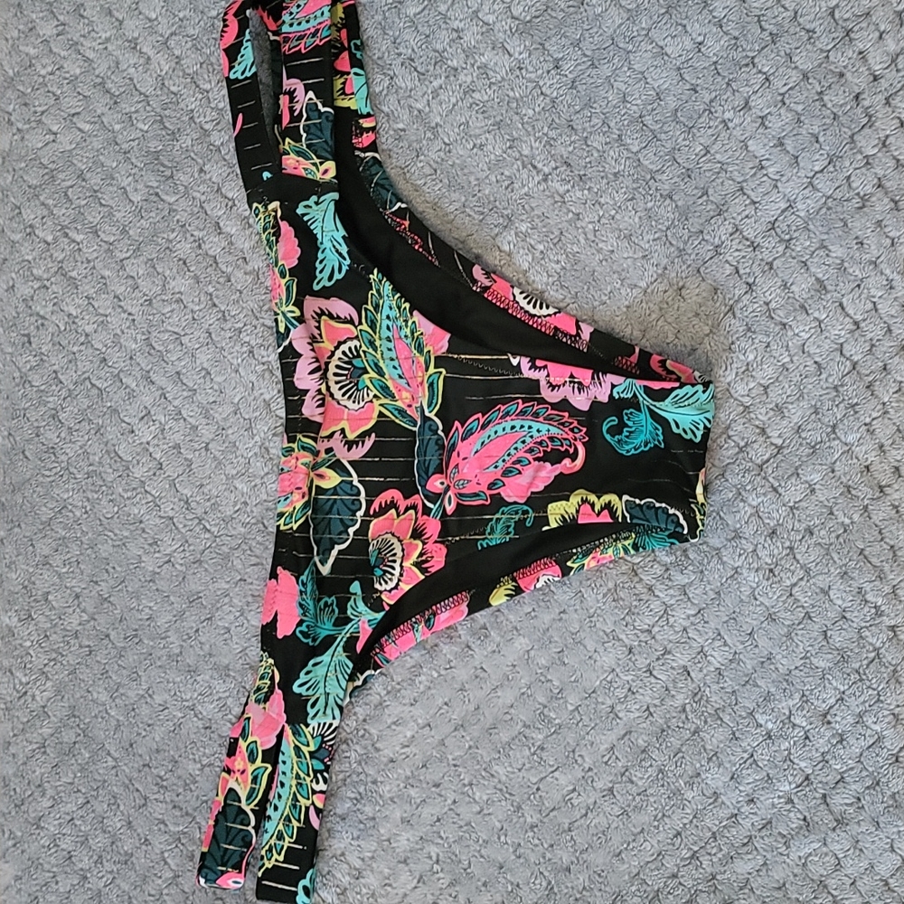 Shade & shore cheeky bikini bottoms L